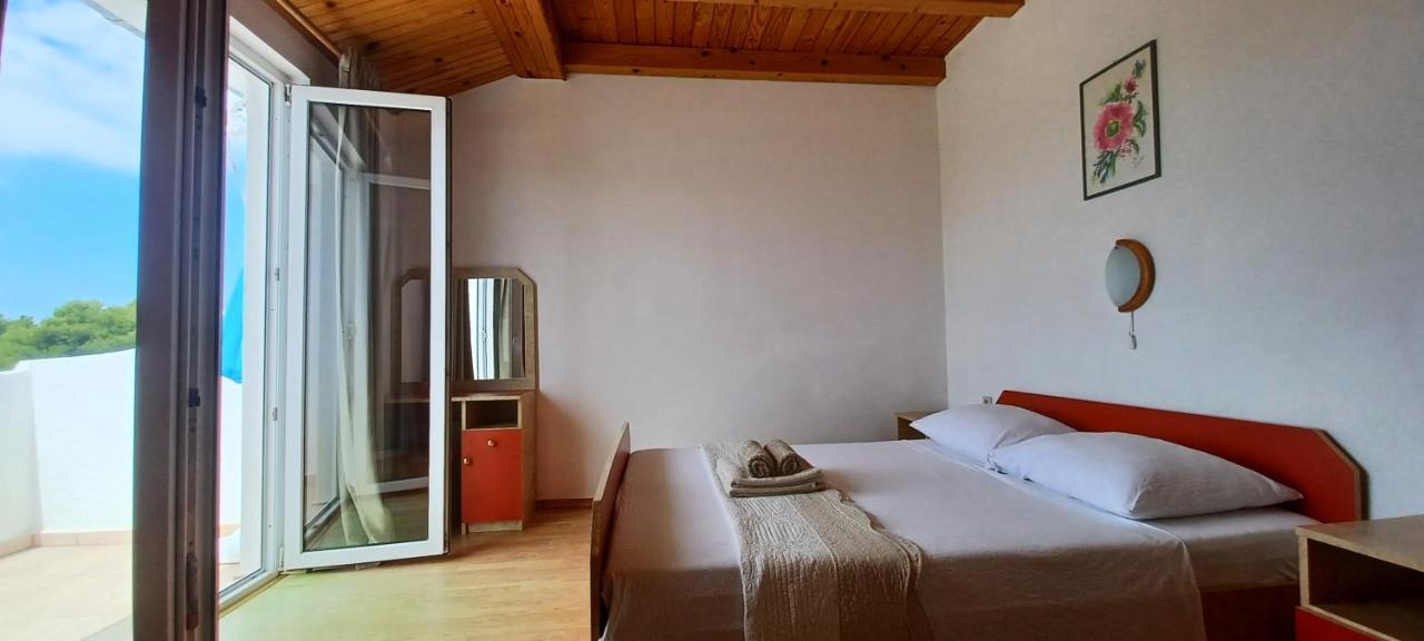 Apartments & Rooms Mila Banjol Екстер'єр фото