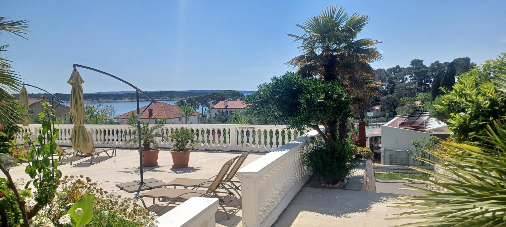 Apartments & Rooms Mila Banjol Екстер'єр фото